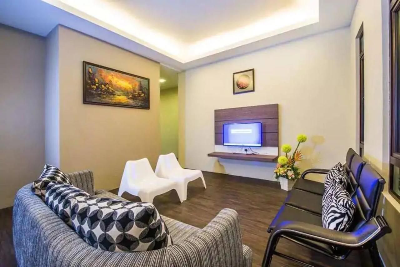 Capital O 90088 Mbp Leisure Resort Batu Pahat Exteriör bild