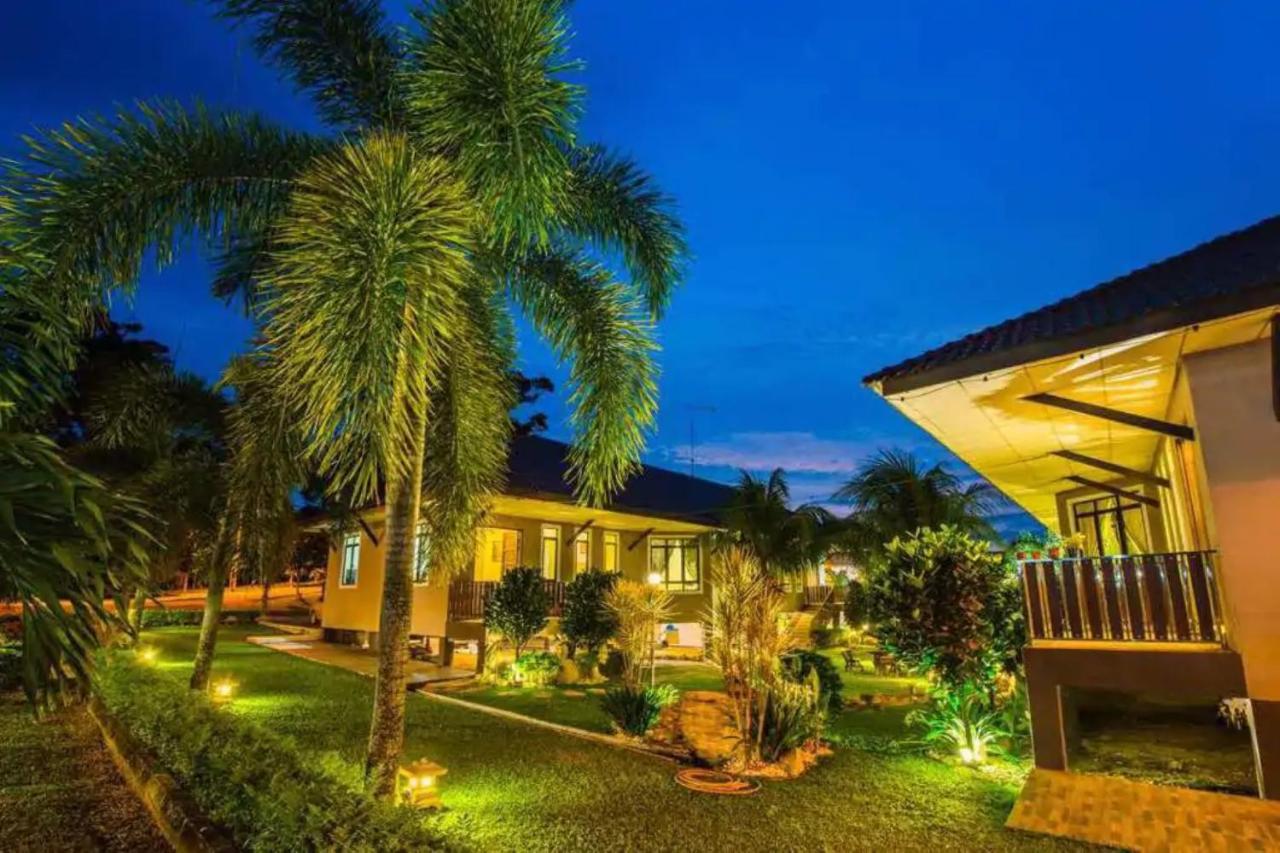 Capital O 90088 Mbp Leisure Resort Batu Pahat Exteriör bild
