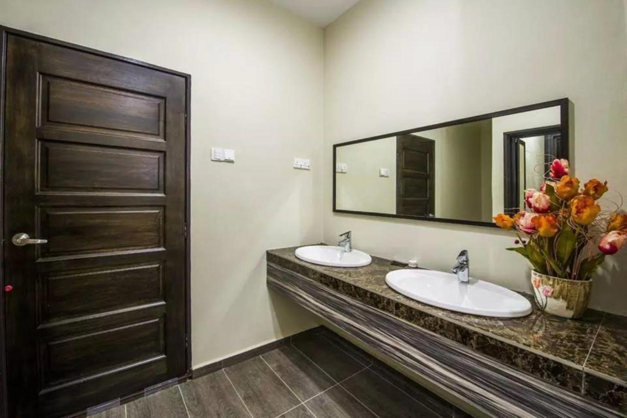 Capital O 90088 Mbp Leisure Resort Batu Pahat Exteriör bild
