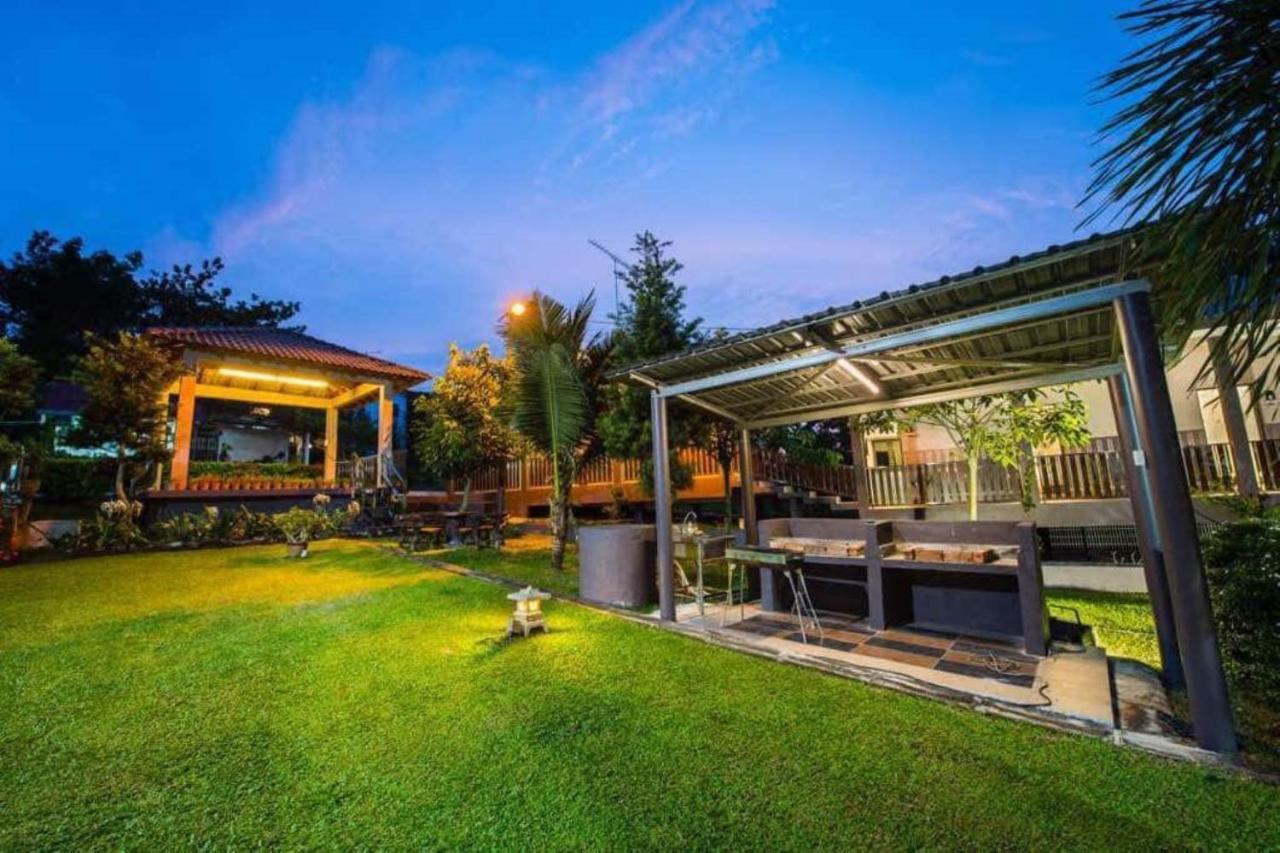 Capital O 90088 Mbp Leisure Resort Batu Pahat Exteriör bild
