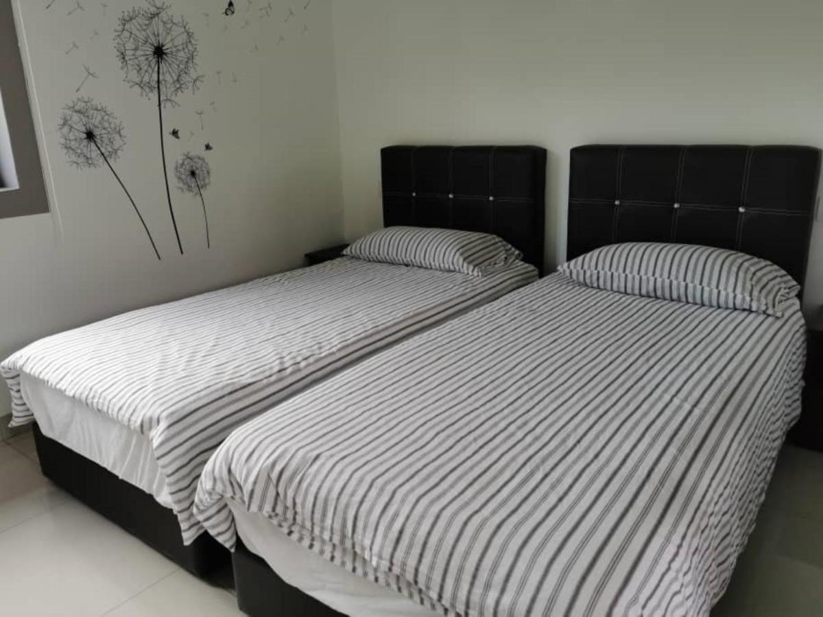 Capital O 90088 Mbp Leisure Resort Batu Pahat Exteriör bild
